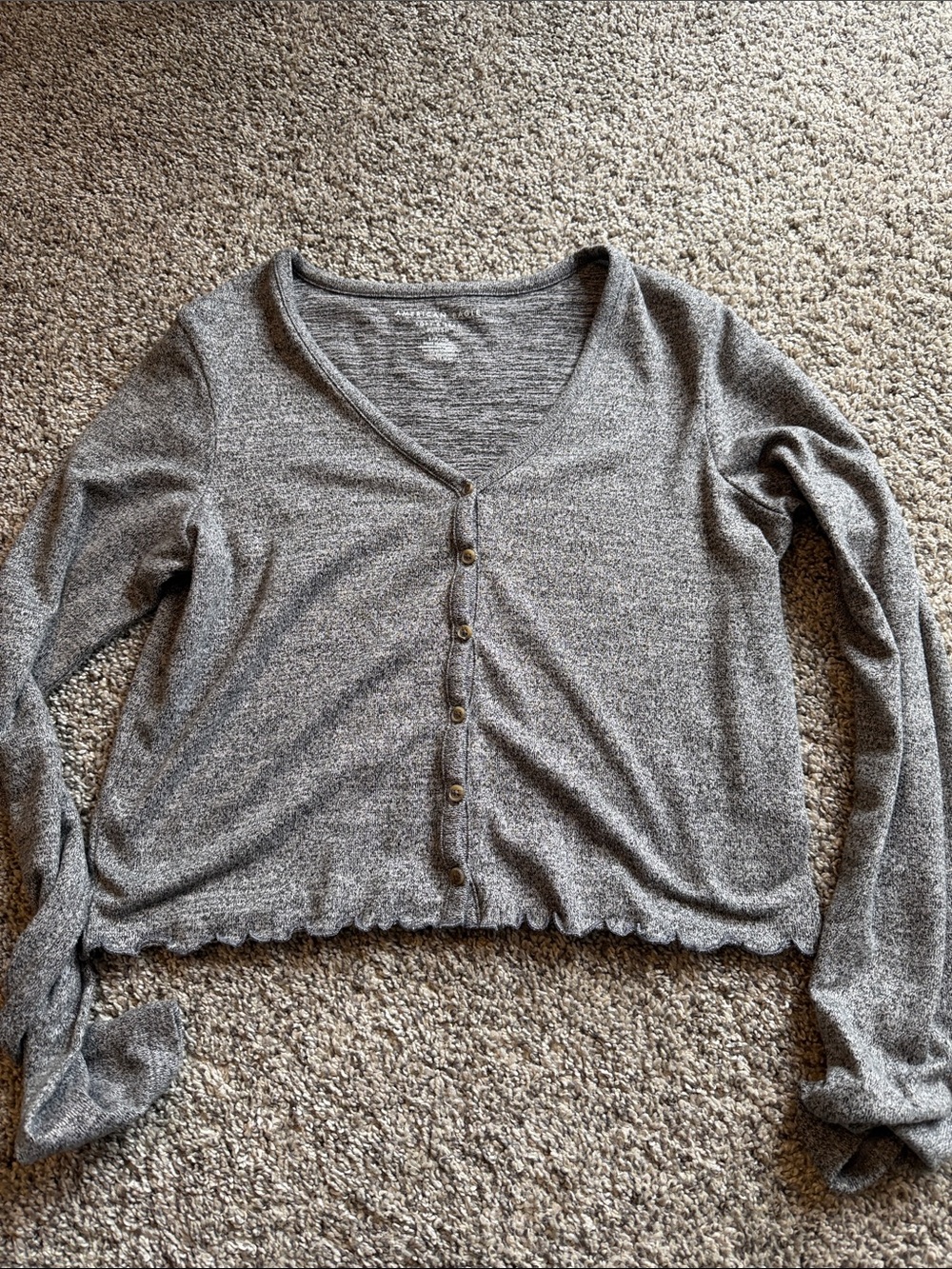 American Eagle Outfitters Heather Gray Button-Front V-Neck Cropped Top